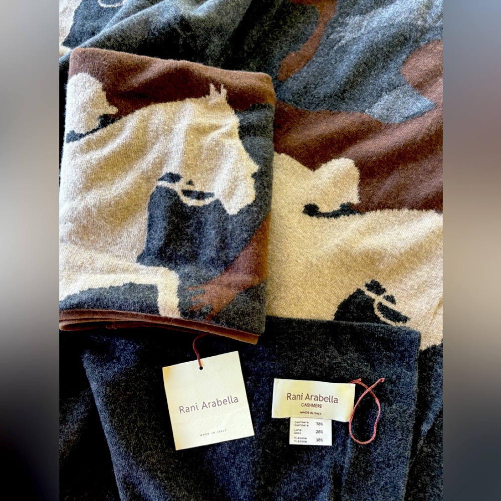 Rani Arabella Horse Motif Cashmere Throw in Brown, Cream, Navy